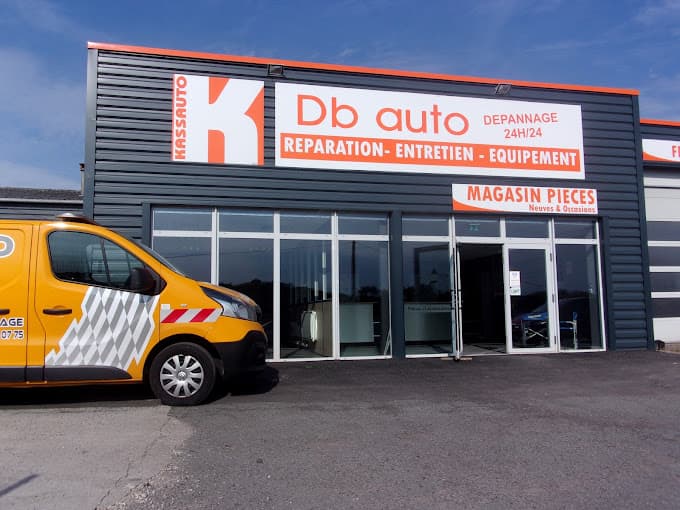 Parc de véhicules hors d'usage chez Dépannage Poids Lourds DB AUTO 71, centre agréé à TORCY