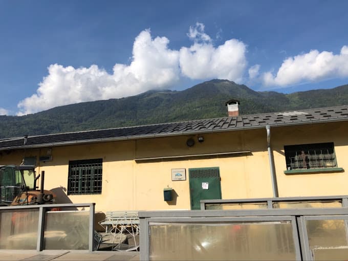 Parc de véhicules hors d'usage chez Kaliakoudas Georges, centre agréé à LA BATHIE