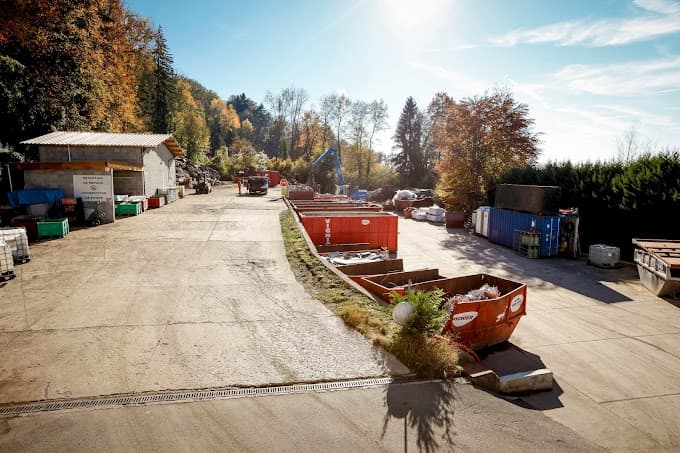 Vue extérieure du centre VHU agréé VIGNIER ROUGE à VILLAZ à VILLAZ (Haute-Savoie)