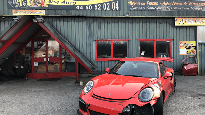 Vue extérieure du centre VHU agréé AUTO TILT ANNECY à ANNECY (Haute-Savoie)