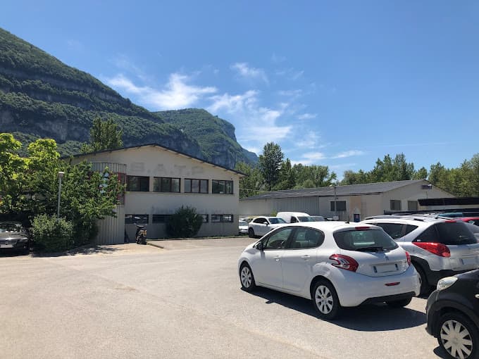 Brand Pascal Pièces Auto Occasions à GAILLARD — Photo 3 du centre VHU agréé Haute-Savoie