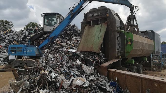 Vue extérieure du centre VHU agréé Unifer Port-Jérôme à PETIVILLE (Seine-Maritime)