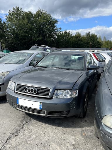 Parc de véhicules hors d'usage chez Casse Automobile : Démolition Expert, centre agréé à SAINT-JACQUES-SUR-DARNETAL