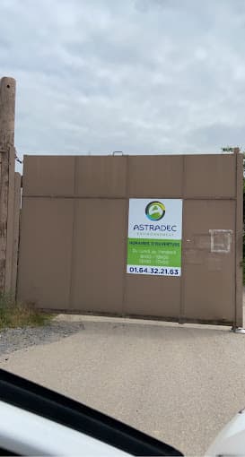 Parc de véhicules hors d'usage chez AGOGUE - ASTRA RECYCLAGE, centre agréé à LA GRANDE-PAROISSE