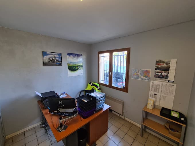 Vue extérieure du centre VHU agréé DG Autos Motos à MITRY-MORY (Seine-et-Marne)