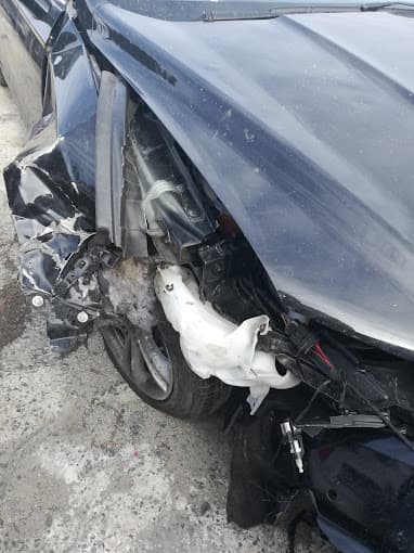 Parc de véhicules hors d'usage chez Genève Occasion, centre agréé à NIORT