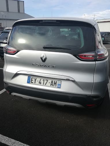 Genève Occasion à NIORT — Photo 3 du centre VHU agréé Deux-Sèvres