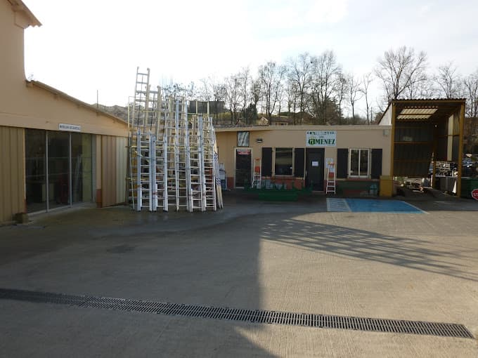 Vue extérieure du centre VHU agréé Gimenez Sarl à BLAYE-LES-MINES (Tarn)