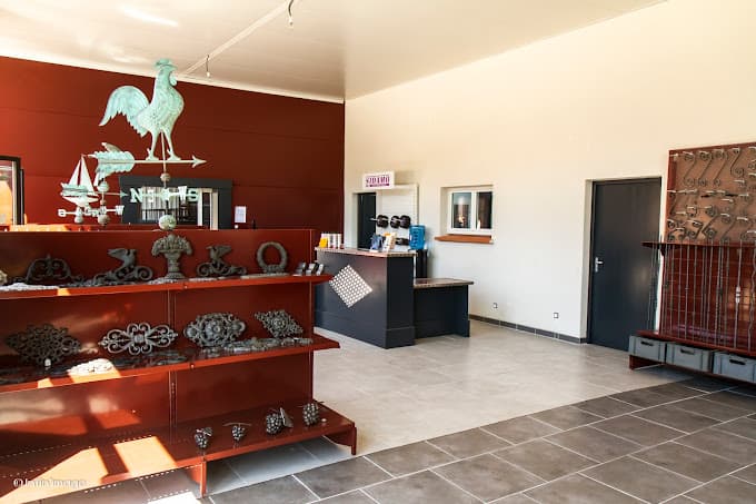 Parc de véhicules hors d'usage chez Atout-Fer, centre agréé à SAINT-JUERY