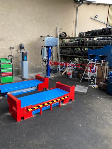 Vue extérieure du centre VHU agréé Casse Auto CTL à GRAULHET (Tarn)