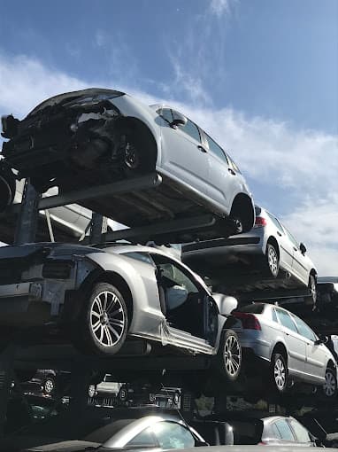 Vue extérieure du centre VHU agréé Le Nettoyeur à PIGNANS (Var)