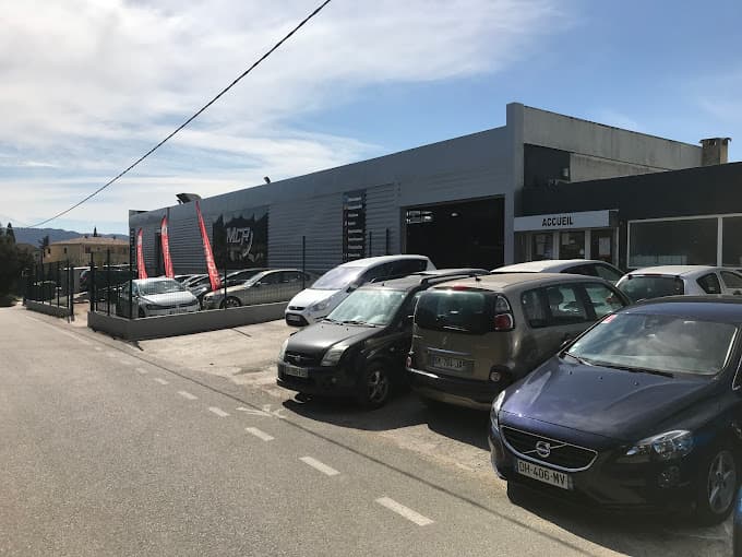 Vue extérieure du centre VHU agréé MCP Cars Services à LE BEAUSSET (Var)