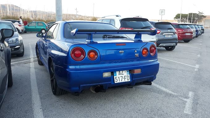 Parc de véhicules hors d'usage chez Adms Casse Auto, centre agréé à FLASSANS-SUR-ISSOLE