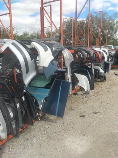 Parc de véhicules hors d'usage chez SARL AUTOSTOP, centre agréé à JONQUIERES