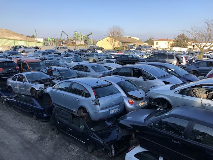 Vue extérieure du centre VHU agréé AUTO SERVICE DISTRIBUTION à MONTEUX (Vaucluse)