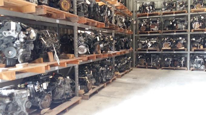 Parc de véhicules hors d'usage chez SALAVERT Auto, centre agréé à LAPALUD