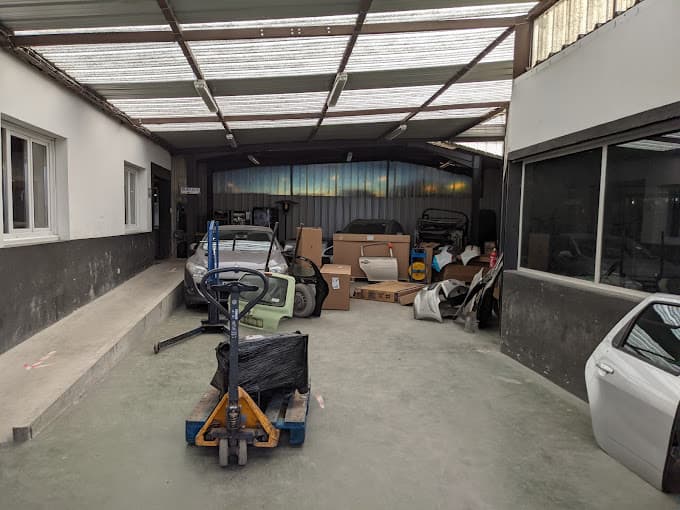 Vue extérieure du centre VHU agréé Michel Auto - Casse Auto à Le Pontet à LE PONTET (Vaucluse)