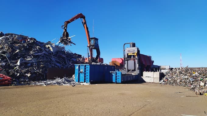 Parc de véhicules hors d'usage chez Métaux Fers Valorys - Château-d'Olonne, centre agréé à LES SABLES D'OLONNE