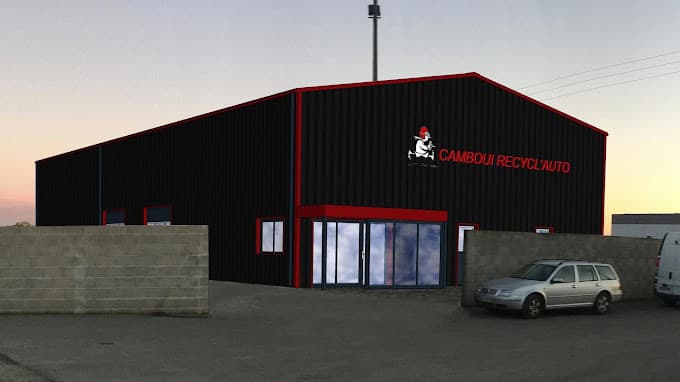 Vue extérieure du centre VHU agréé Camboui Recycl'Auto Sarl à FONTENAY-LE-COMTE (Vendée)