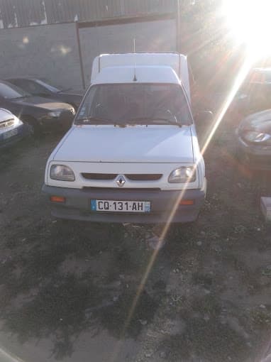 Carzat Auto Demolition à LA ROCHE-SUR-YON — Photo 5 du centre VHU agréé Vendée