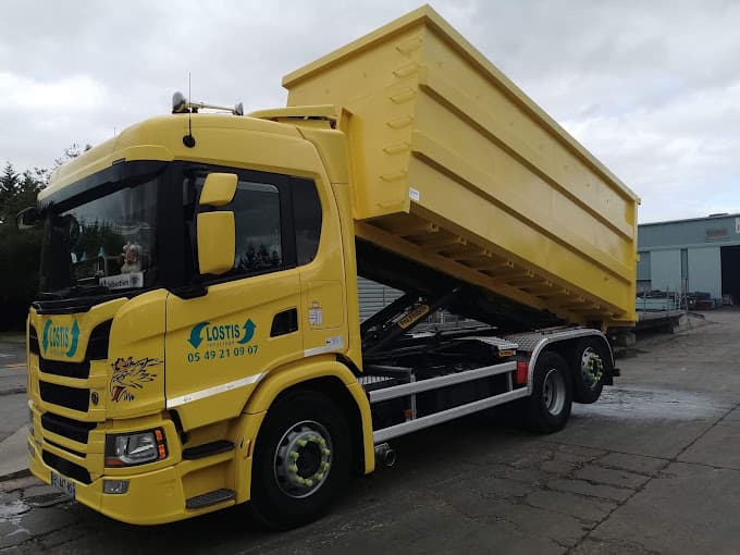Vue extérieure du centre VHU agréé Lostis Recyclage à INGRANDES (Vienne)