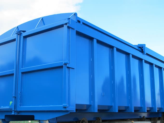 Parc de véhicules hors d'usage chez METAL FER RECYCLAGE, centre agréé à BONNEUIL-MATOURS