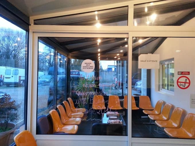 Vue extérieure du centre VHU agréé Bohan Pascal ETS à CHATELLERAULT (Vienne)