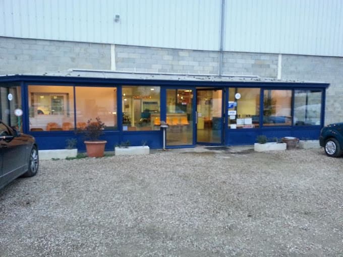 Parc de véhicules hors d'usage chez Bohan Pascal ETS, centre agréé à CHATELLERAULT