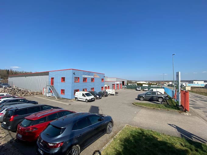 Vue extérieure du centre VHU agréé Accueil Auto Pieces 88 à THAON-LES-VOSGES (Vosges)