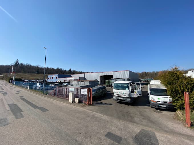 Parc de véhicules hors d'usage chez Accueil Auto Pieces 88, centre agréé à THAON-LES-VOSGES