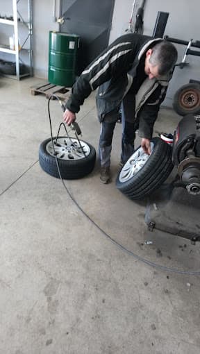 Parc de véhicules hors d'usage chez Casimir 2000, centre agréé à AUXERRE