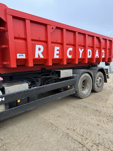 Vue extérieure du centre VHU agréé AutoDag - RecyDag - Achat fers métaux à AVALLON (Yonne)