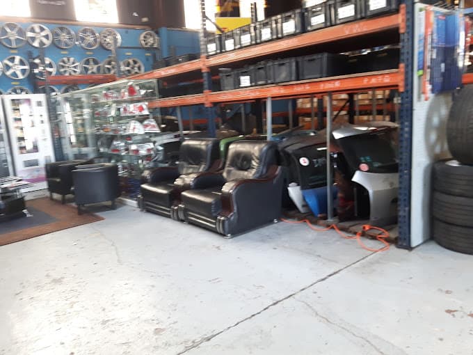 Société d'Exploitation de Véhicules Accidentés à LONGJUMEAU — Photo 5 du centre VHU agréé Essonne