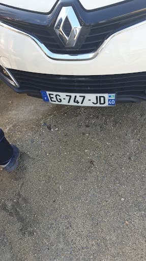 Vue extérieure du centre VHU agréé Spra à DRANCY (Seine-Saint-Denis)