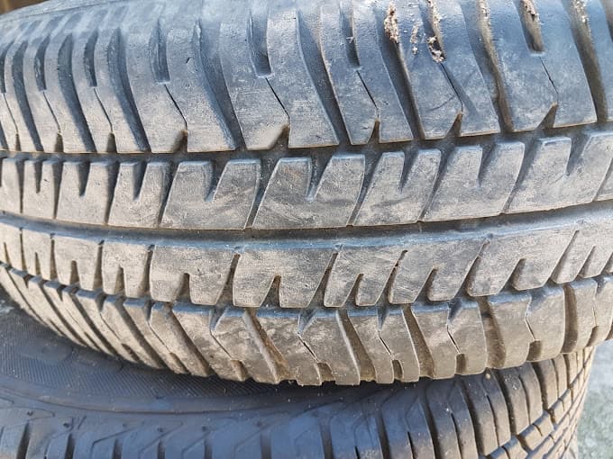 Parc de véhicules hors d'usage chez Fallone Raphael, centre agréé à CHAMPIGNY-SUR-MARNE