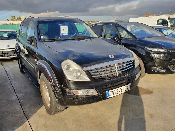 Vue extérieure du centre VHU agréé Sorbiers Auto à VILLENEUVE-LE-ROI (Val-de-Marne)