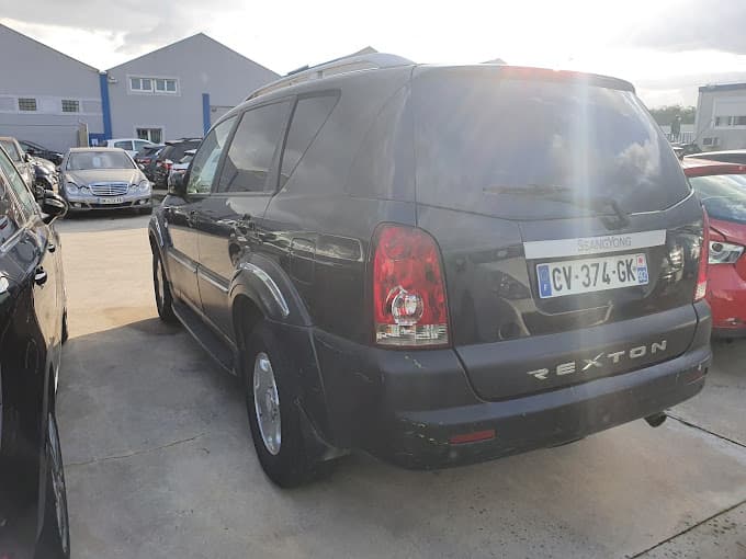 Parc de véhicules hors d'usage chez Sorbiers Auto, centre agréé à VILLENEUVE-LE-ROI