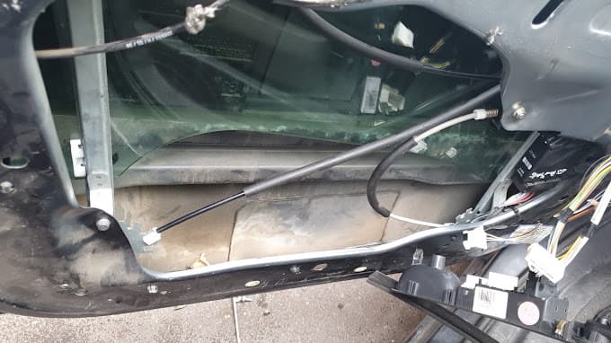 Parc de véhicules hors d'usage chez La Pièce, centre agréé à BEZONS