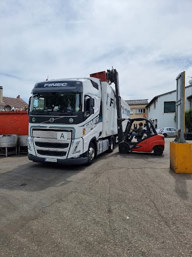 Vue extérieure du centre VHU agréé Multimetal à MERY-SUR-OISE (Val-d'Oise)